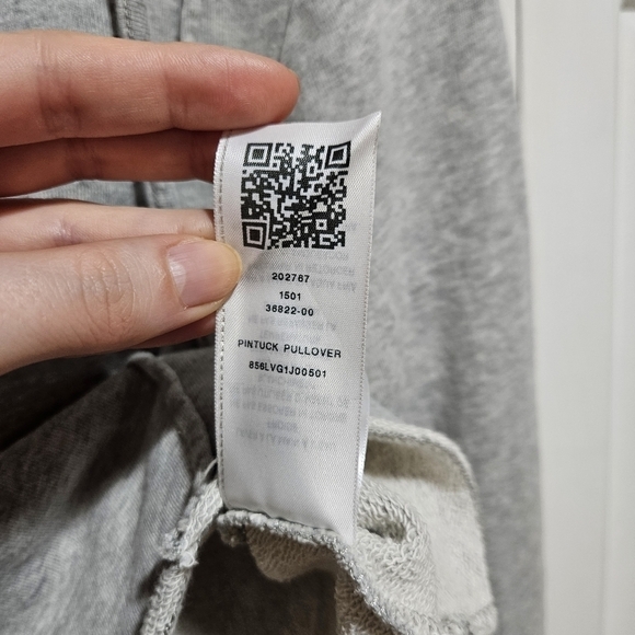 TRUE Religion Studded Bedazzled Gray Cropped Pintuck Pullover Hoodie Size Small - Picture 13 of 13